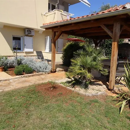 Apartment Laura A2, 5 Minutes Of Walking To The Beach