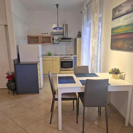 Apartment Laura A2, 5 Minutes Of Walking To The Beach