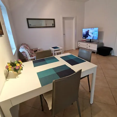 Apartment Laura A2, 5 Minutes Of Walking To The Beach